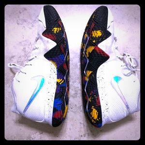 Nike Kyrie 4 Basketball Shoe